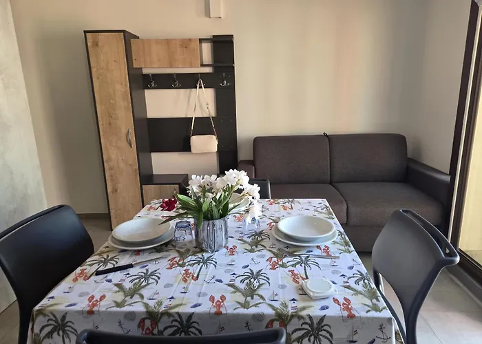 Maristella Apartment *